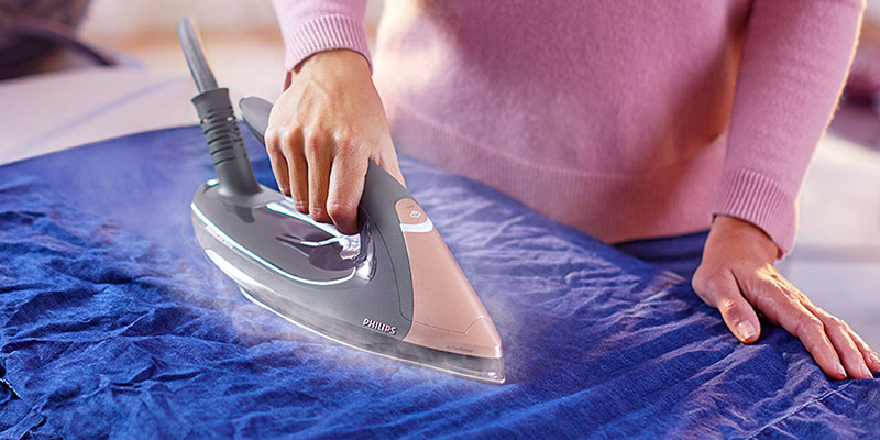 Philips Łatwe usuwanie trudnych zagnieceń.Wyrzut pary do 750 g Philips Łatwe usuwanie trudnych zagnieceń.Wyrzut pary do 750 g