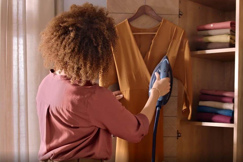 Philips Niewielka waga zapewnia wygodę prasowania. Ultralekkie żelazko